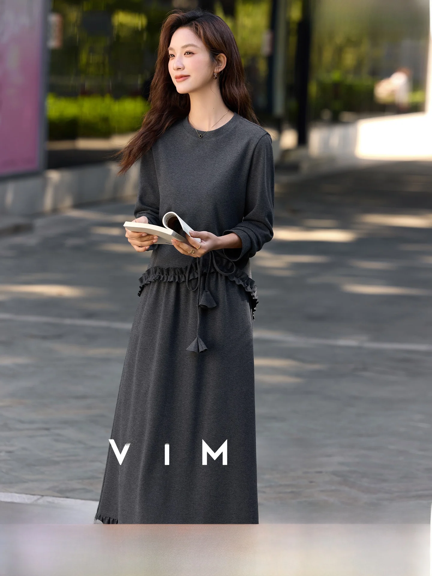 Elegant Grey Wood Grain Spring New Style Women's round Neck Overhead Set Half-length Skirt Two-piece Casual Fashion
Elegant Grey Wood Grain Spring New Style Women's round Neck Overhead Set Half-length Skirt Two-piece Casual Fashion