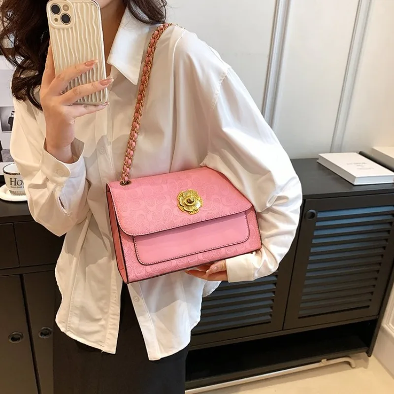 Women's Retro Crossbody Bag with Printing, Spacious and Practical for Travel and Commuting
Women's Retro Crossbody Bag with Printing, Spacious and Practical for Travel and Commuting
