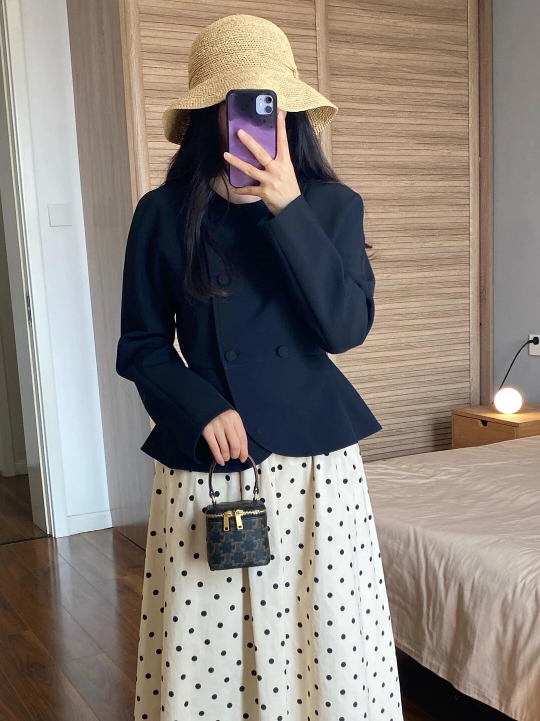 Retro High-End Polka Dot Outfit Spring 2026 Women's Fashion Set Casual Style Long Sleeve Slim Fit Suit Two Pieces Ensemble
Retro High-End Polka Dot Outfit Spring 2026 Women's Fashion Set Casual Style Long Sleeve Slim Fit Suit Two Pieces Ensemble