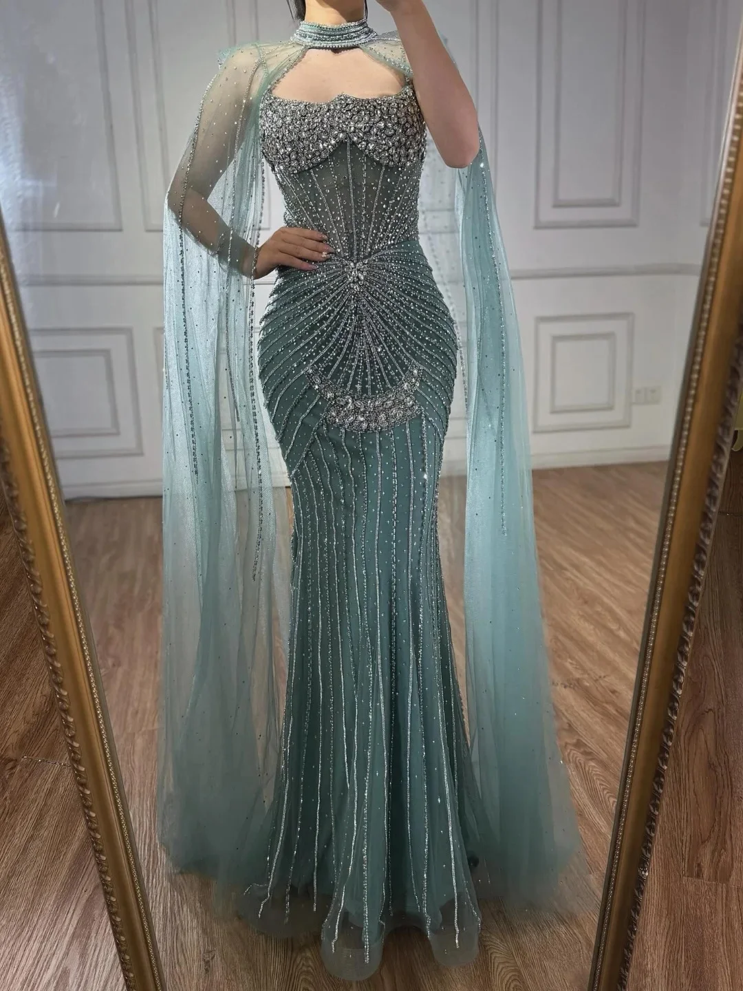 New Design Luxury Beading Crystal Glittering O Neck Mermaid Evening Dress With Shawl Slim Elegant Prom Formal Party Dress
New Design Luxury Beading Crystal Glittering O Neck Mermaid Evening Dress With Shawl Slim Elegant Prom Formal Party Dress