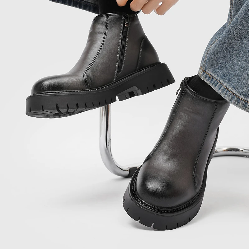 Мужские ботинки на толстой подошве. Высококачественная классическая осенне-зимняя обувь для деловой работы и офиса. Высококачественная уличная обувь на каждый день.
Мужские ботинки на толстой подошве. Высококачественная классическая осенне-зимняя обувь для деловой работы и офиса. Высококачественная уличная обувь на каждый день.