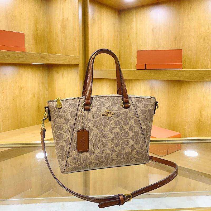 Versatile Textured Leather Tote Bag - Women's Stylish Shopper With Retro Vibes & Bold Paris Letter Logo
Versatile Textured Leather Tote Bag - Women's Stylish Shopper With Retro Vibes & Bold Paris Letter Logo