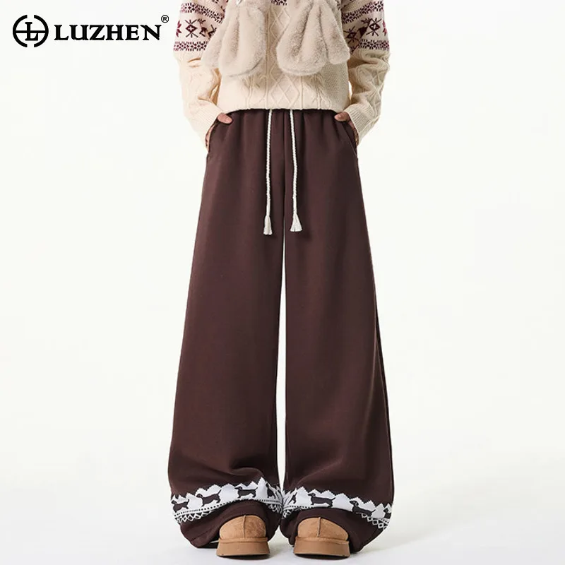 LUZHEN 2025 зимние новые утолщенные теплые подкладки, свободные широкие брюки с вышивкой в стиле пэчворк, повседневные брюки, мужские модные элегантные брюки JY5349
LUZHEN 2025 зимние новые утолщенные теплые подкладки, свободные широкие брюки с вышивкой в стиле пэчворк, повседневные брюки, мужские модные элегантные брюки JY5349