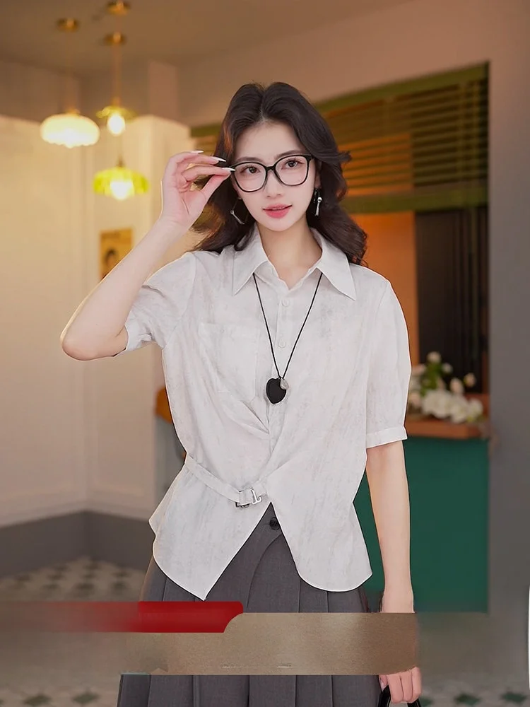 Chen Jiajie Domino Short Sleeve Shirt Women's Summer New Design Elegant Unique Beautiful Waist-Cut Top Loose Fit Polyester Ny...
Chen Jiajie Domino Short Sleeve Shirt Women's Summer New Design Elegant Unique Beautiful Waist-Cut Top Loose Fit Polyester Ny...
