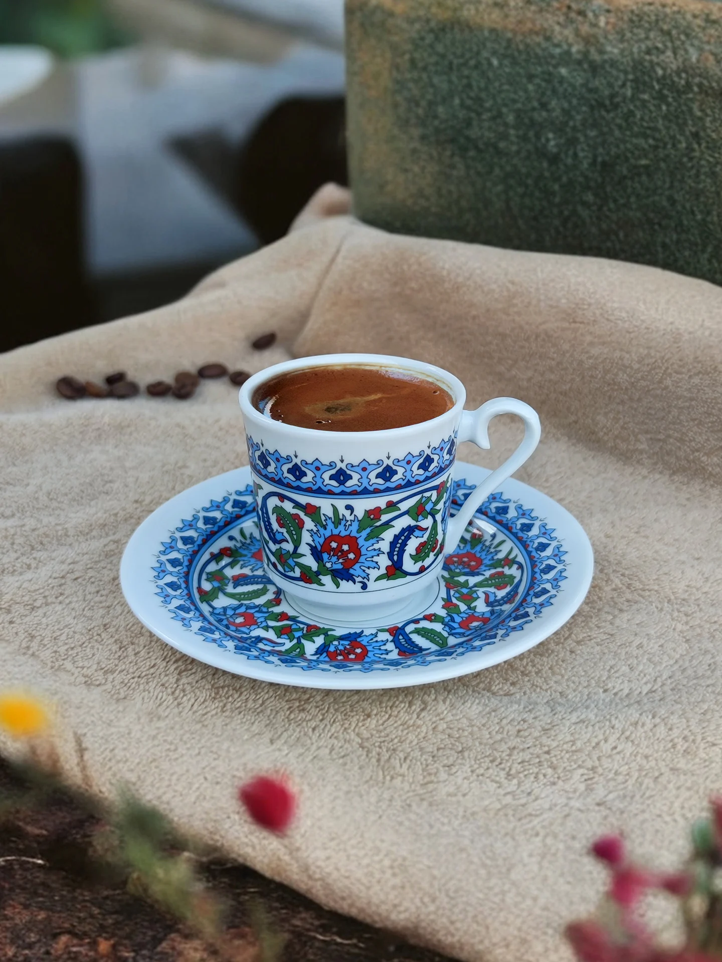 Original KUTAHYA Porcelain Coffee Cup Set European Style Fine Ceramic with Saucer Concentrated Coffee Small Cup Non-Microwave...
Original KUTAHYA Porcelain Coffee Cup Set European Style Fine Ceramic with Saucer Concentrated Coffee Small Cup Non-Microwave...
