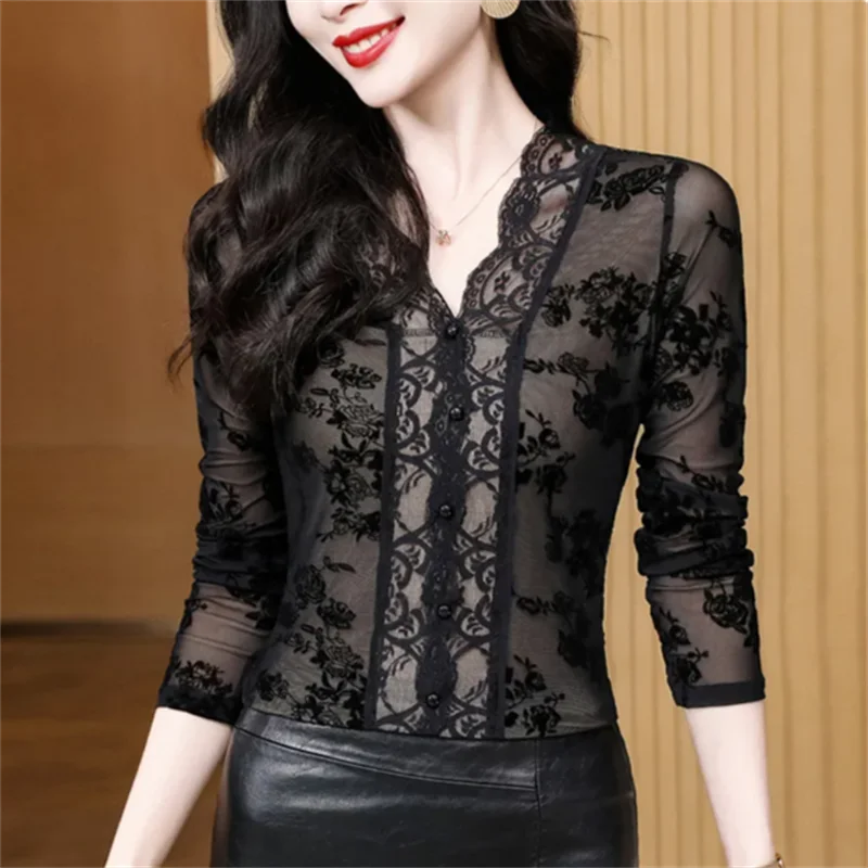 Sexy V-neck T-shirt Women Tshirts Black Lace Blouse Thin Long Sleeved T-shirt Mesh Splicing Pullover Slim Female Tees Tops
Sexy V-neck T-shirt Women Tshirts Black Lace Blouse Thin Long Sleeved T-shirt Mesh Splicing Pullover Slim Female Tees Tops