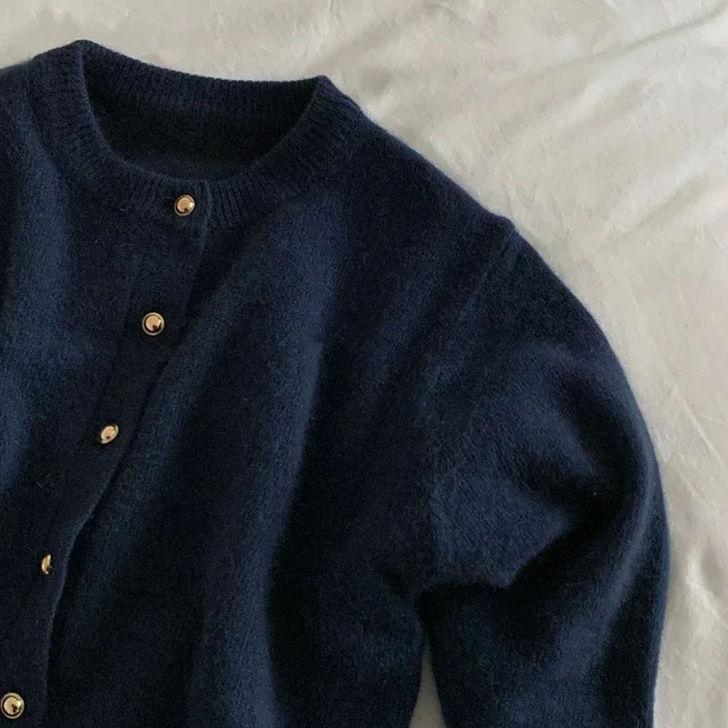 Knitted Cardigan women's 2024 Spring New Korean Loose Solid Color Round Neck Sweater Coat knitted cardigan cardigan women
Knitted Cardigan women's 2024 Spring New Korean Loose Solid Color Round Neck Sweater Coat knitted cardigan cardigan women