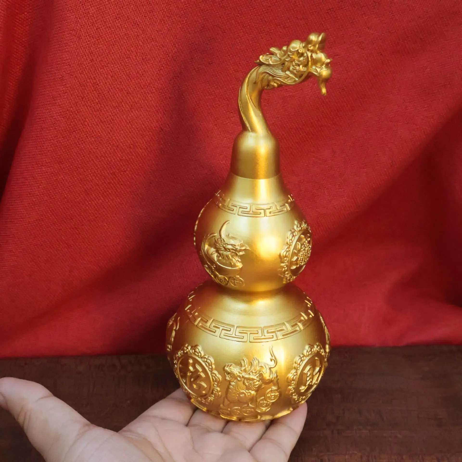Brass Dragon Head Pixiu Wealth-Attracting Gourd Copper Gourd Ornament Home Living Room Foyer Office Decoration Craft
Brass Dragon Head Pixiu Wealth-Attracting Gourd Copper Gourd Ornament Home Living Room Foyer Office Decoration Craft