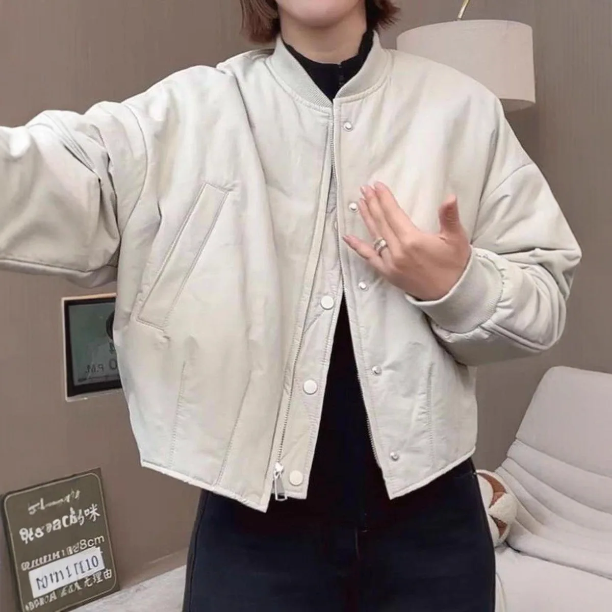 2025 Autumn and Winter New Temperament Casual Baseball Collar Jacket Design Sense Solid Color Versatile Cotton-padded Clothes
2025 Autumn and Winter New Temperament Casual Baseball Collar Jacket Design Sense Solid Color Versatile Cotton-padded Clothes