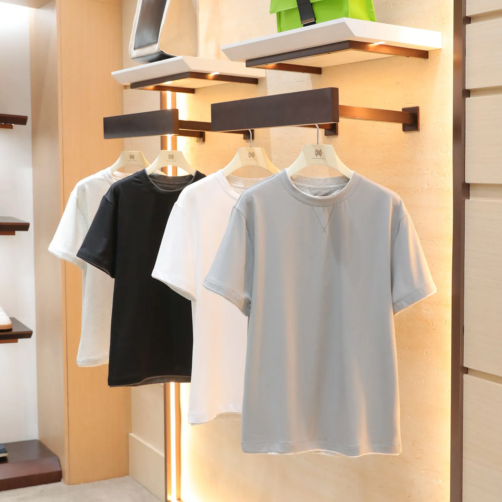 2026 summer new men's outdoor simple contrasting color double-layer collar 80 cotton and linen short-sleeved T-shirt
2026 summer new men's outdoor simple contrasting color double-layer collar 80 cotton and linen short-sleeved T-shirt