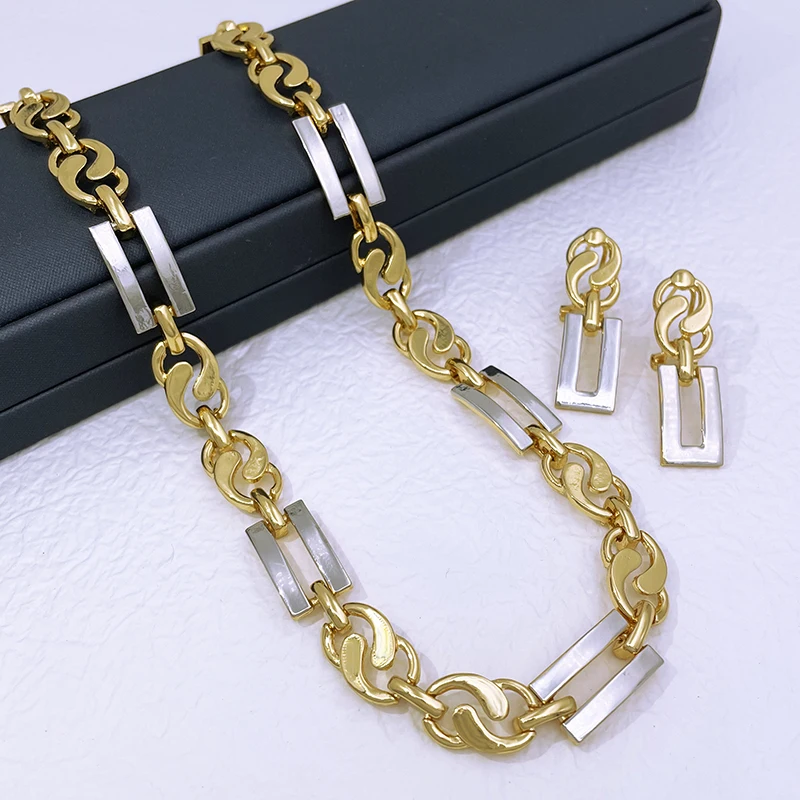 Dubai Gold Color Jewelry Set For Women Unique Two Tone Necklaces 18K Gold Plted Party Jewelry Necklace Earrings Bracelet Ring
Dubai Gold Color Jewelry Set For Women Unique Two Tone Necklaces 18K Gold Plted Party Jewelry Necklace Earrings Bracelet Ring