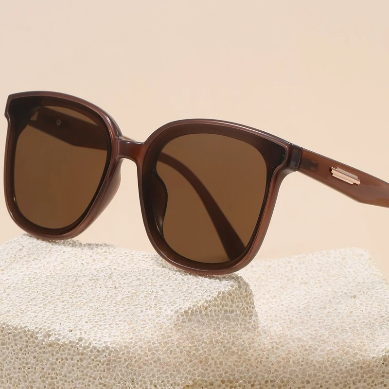 2025 Oversized PC Polarized Sunglasses Unisex, UV400 K-Style Retro Lightweight Driving Fashion TR90 Frame
2025 Oversized PC Polarized Sunglasses Unisex, UV400 K-Style Retro Lightweight Driving Fashion TR90 Frame