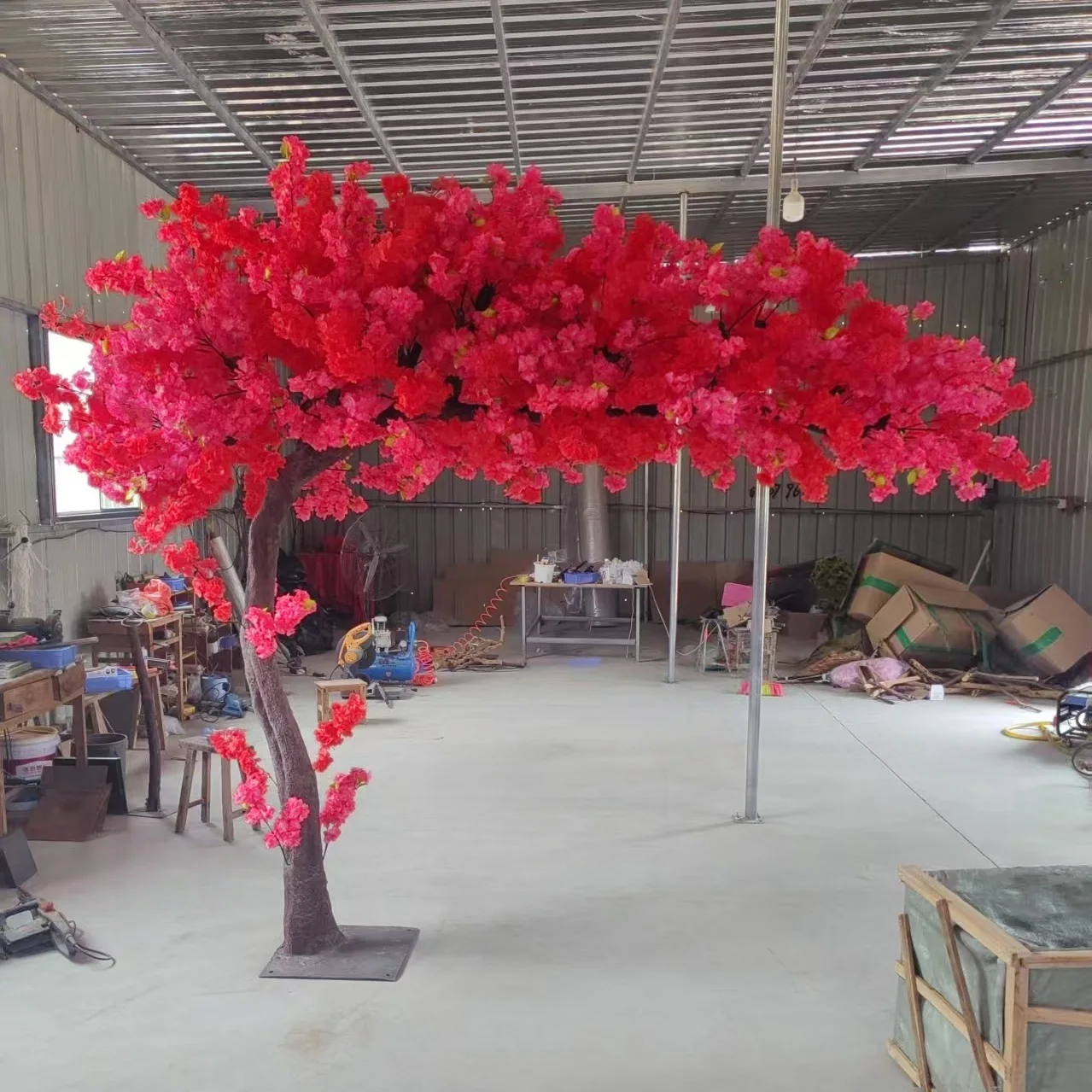 Custom-made artificial cherry blossom tree, indoor & outdoor decorative fake tree, floor ornament for shopping malls and hotels.
Custom-made artificial cherry blossom tree, indoor & outdoor decorative fake tree, floor ornament for shopping malls and hotels.