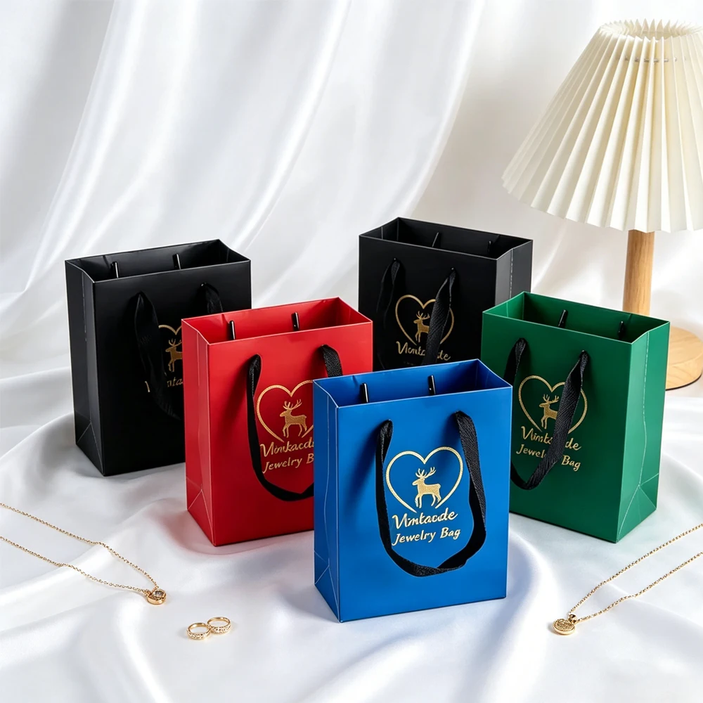 100Pcs Custom Logo Jewelry Packagin Bag Cardboard Gift Tote Bag 12x6x16cm Clothes Cosmetic Earrings Candle Bags Present Supplies
100Pcs Custom Logo Jewelry Packagin Bag Cardboard Gift Tote Bag 12x6x16cm Clothes Cosmetic Earrings Candle Bags Present Supplies