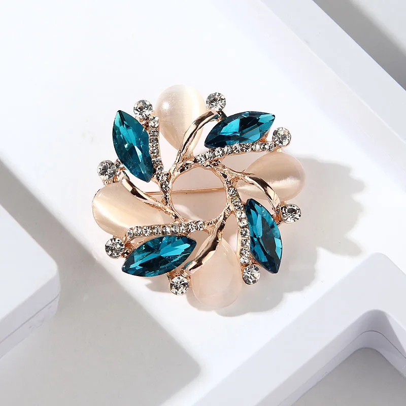 Cat's eye stone water diamond crystal Wreath brooch women high-end temperament chest flower trend accessories clothes accessory
Cat's eye stone water diamond crystal Wreath brooch women high-end temperament chest flower trend accessories clothes accessory