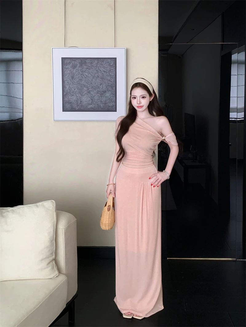 Kumikumi Shoulder-baring Color T-shirt Top Women's Summer Slimming Midi Skirt Long Dress Two-piece Set Fashionable Casu...
Kumikumi Shoulder-baring Color T-shirt Top Women's Summer Slimming Midi Skirt Long Dress Two-piece Set Fashionable Casu...