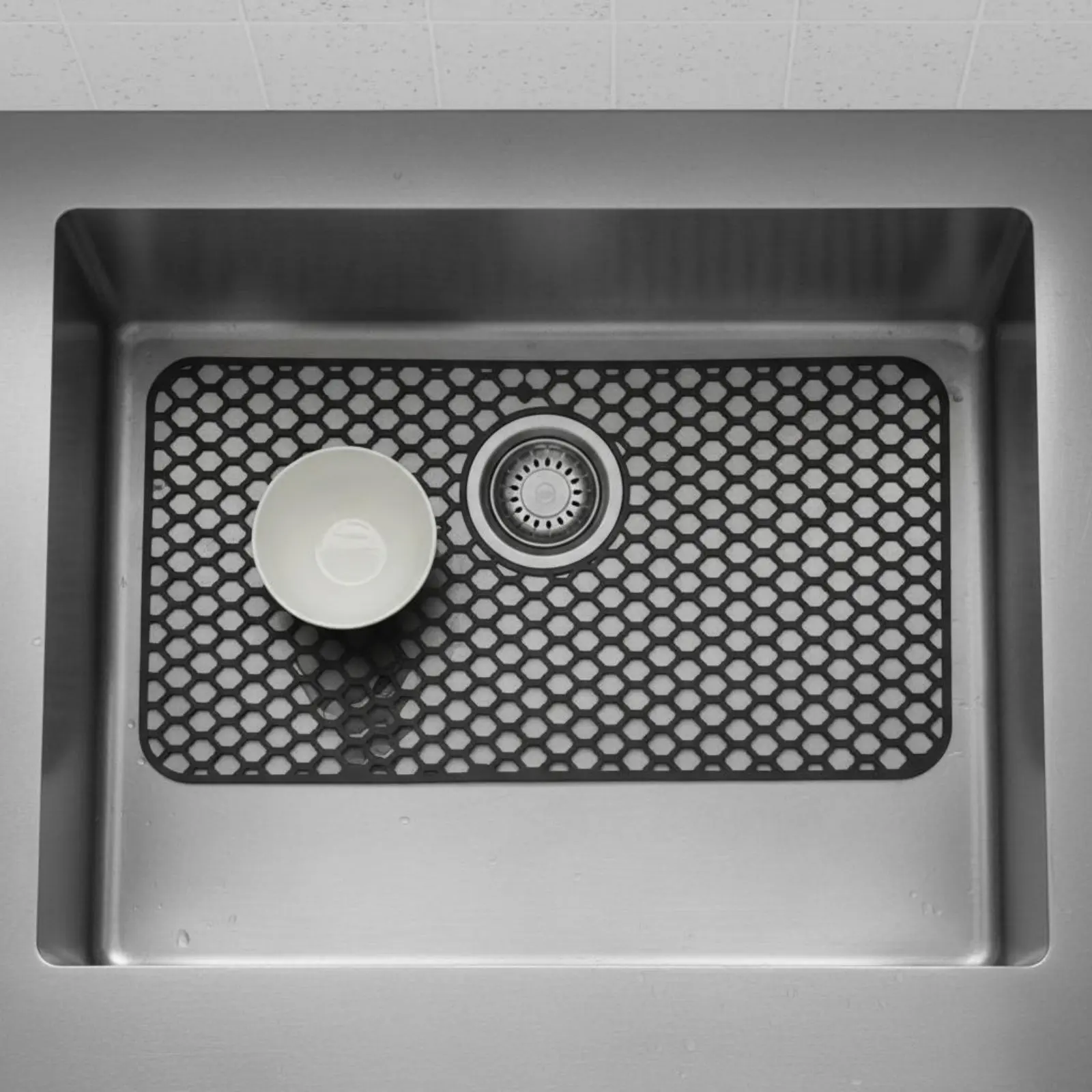 Kitchen Sink Protector Non-Slip Silicone Sink Protector Household Accessory Scratch Resistant Drainage Holes
Kitchen Sink Protector Non-Slip Silicone Sink Protector Household Accessory Scratch Resistant Drainage Holes