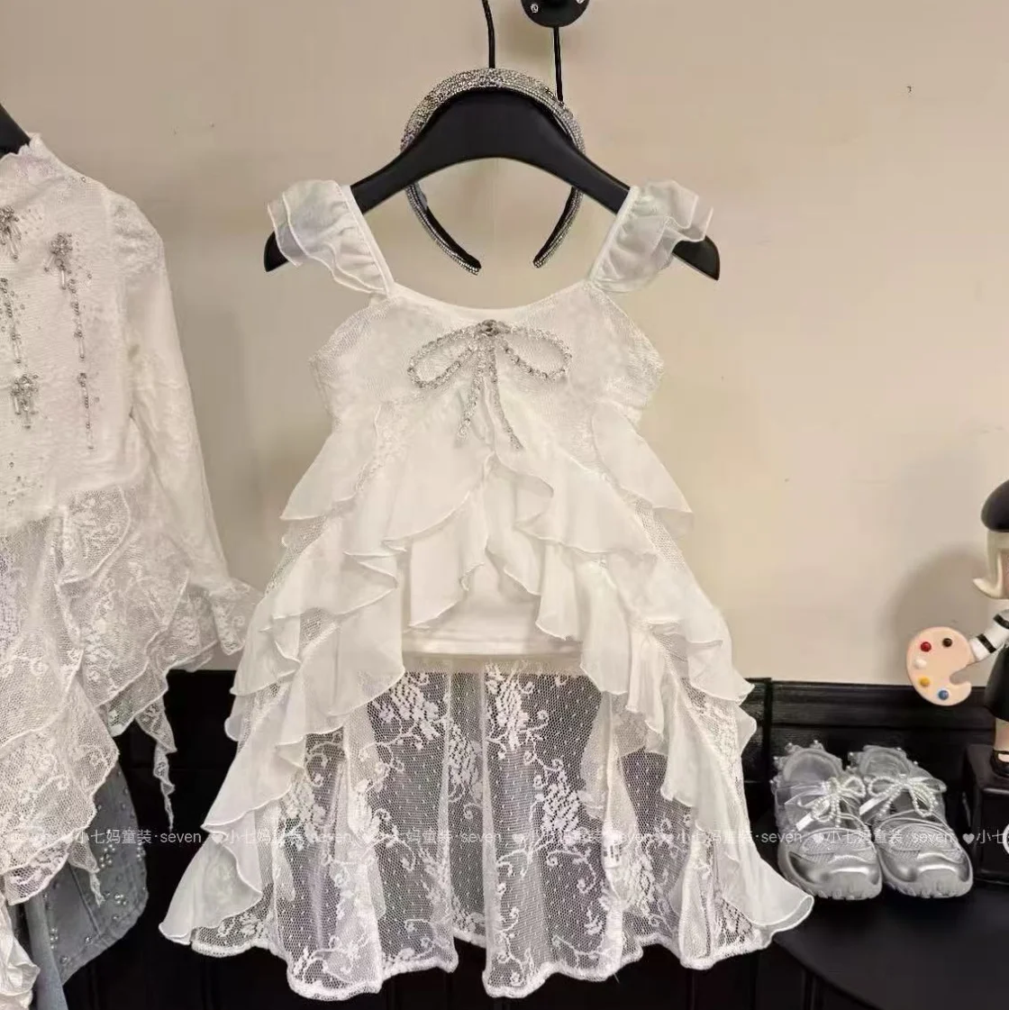 Super Fairy Skirt · Girls' French Super Fairy Vacation Style Irregular Lace Flying Sleeve Top Hanfu 2-11Y
Super Fairy Skirt · Girls' French Super Fairy Vacation Style Irregular Lace Flying Sleeve Top Hanfu 2-11Y