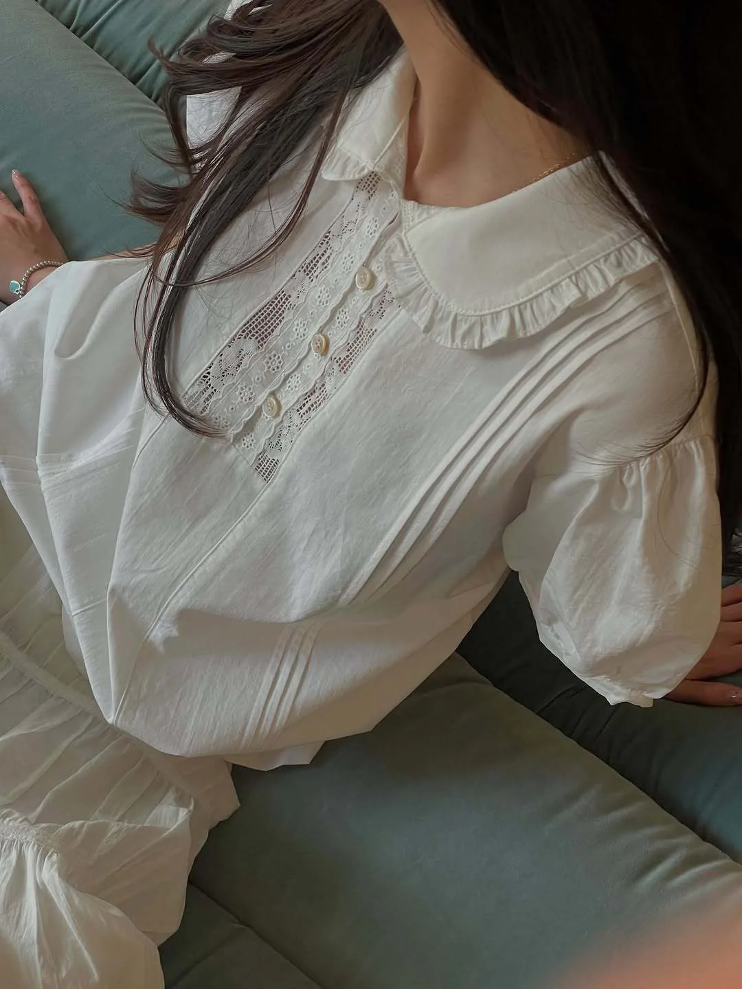 Retro Style Smooth Cotton Short Sleeve Shirt with Lace Trim Doll Collar Women's Comfortable Breathable Summer New Arrival
Retro Style Smooth Cotton Short Sleeve Shirt with Lace Trim Doll Collar Women's Comfortable Breathable Summer New Arrival