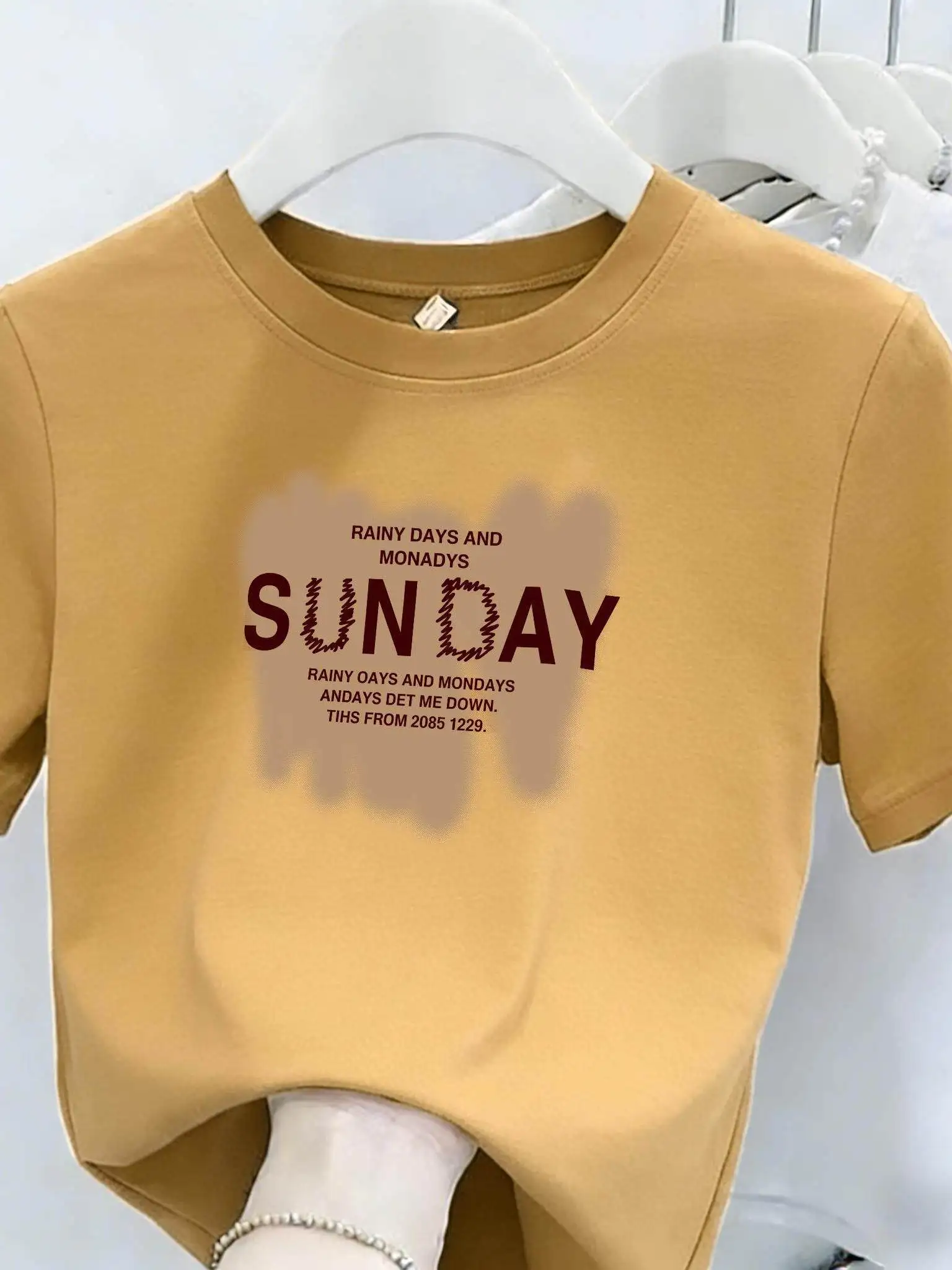 Casual Breathable Short Sleeve T-Shirt Women's Standard Fit Printed Shirt Fashionable Anti-Aging Korean Style Summer Wear
Casual Breathable Short Sleeve T-Shirt Women's Standard Fit Printed Shirt Fashionable Anti-Aging Korean Style Summer Wear