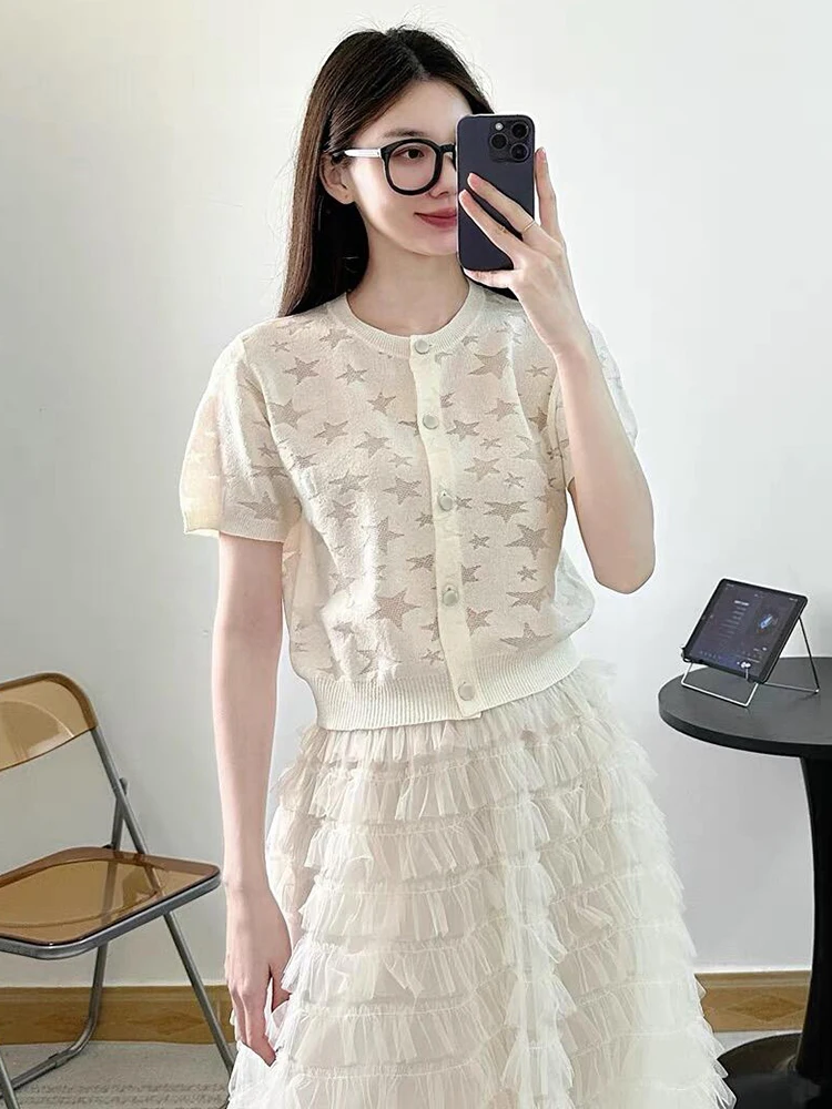 High-End Summer ort Knitted Cardigan Women's Faion Star Embroidery Small Fraance Sle round Ne Single Button Sve
High-End Summer ort Knitted Cardigan Women's Faion Star Embroidery Small Fraance Sle round Ne Single Button Sve