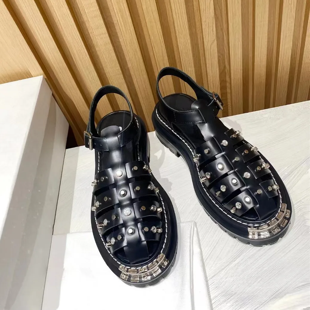 Baotou Roman sandals women's summer 2026 new French woven flat bottomed pigsty women's shoes trend
Baotou Roman sandals women's summer 2026 new French woven flat bottomed pigsty women's shoes trend