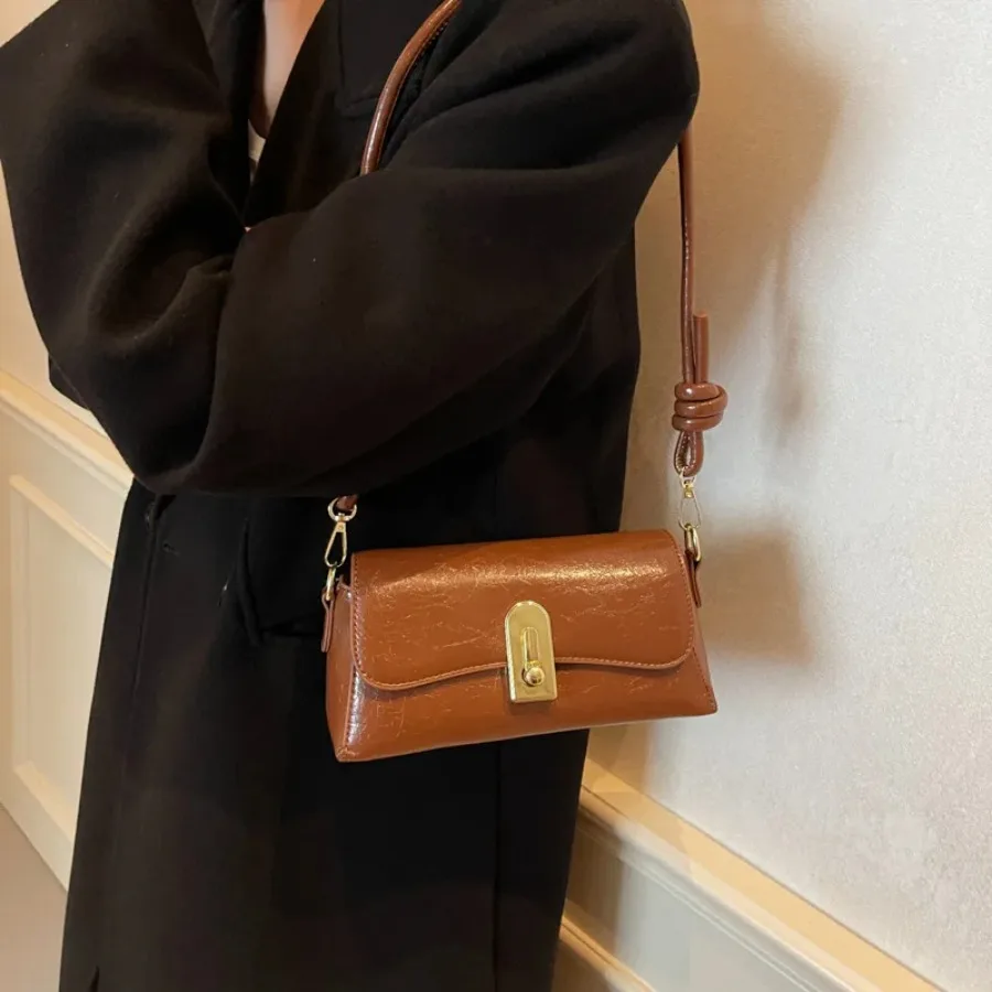 Summer new fashion retro popular handbag armpit bag simple foreign trend shoulder bag senior sense of crossbody commuter bag
Summer new fashion retro popular handbag armpit bag simple foreign trend shoulder bag senior sense of crossbody commuter bag
