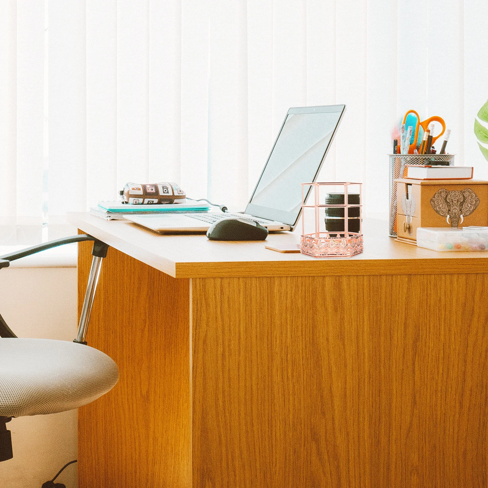 Rose Gold Pen Cup Wrought Iron Desk Organizer Simple Graceful Great Choice to Store Sundries Stylish Pen Holder
Rose Gold Pen Cup Wrought Iron Desk Organizer Simple Graceful Great Choice to Store Sundries Stylish Pen Holder