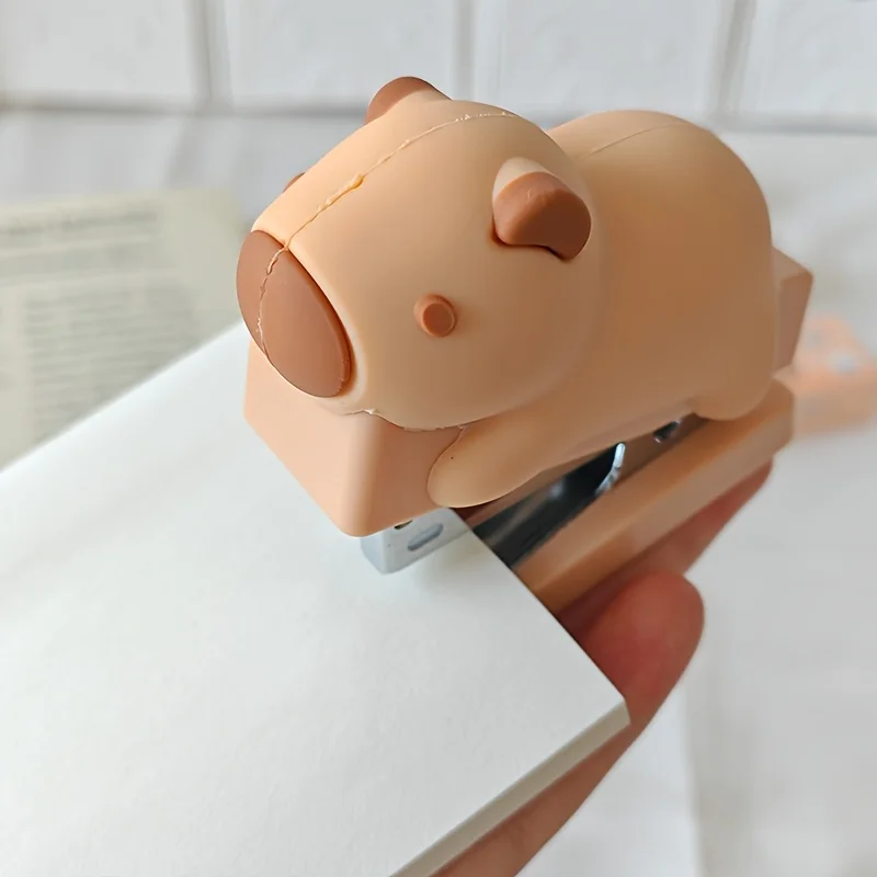 1 Set of Capybara Staplers, Mini Staplers for Students, Office Binding Supplies, Student Treasure Box for Valentine's Day, Christmas, Gifts. Perfect for Halloween, Thanksgiving, or Christmas Gifts, Also Suitable as Giveaways, Student Gifts, Birthday Gifts
1 Set of Capybara Staplers, Mini Staplers for Students, Office Binding Supplies, Student Treasure Box for Valentine's Day, Christmas, Gifts. Perfect for Halloween, Thanksgiving, or Christmas Gifts, Also Suitable as Giveaways, Student Gifts, Birthday Gifts