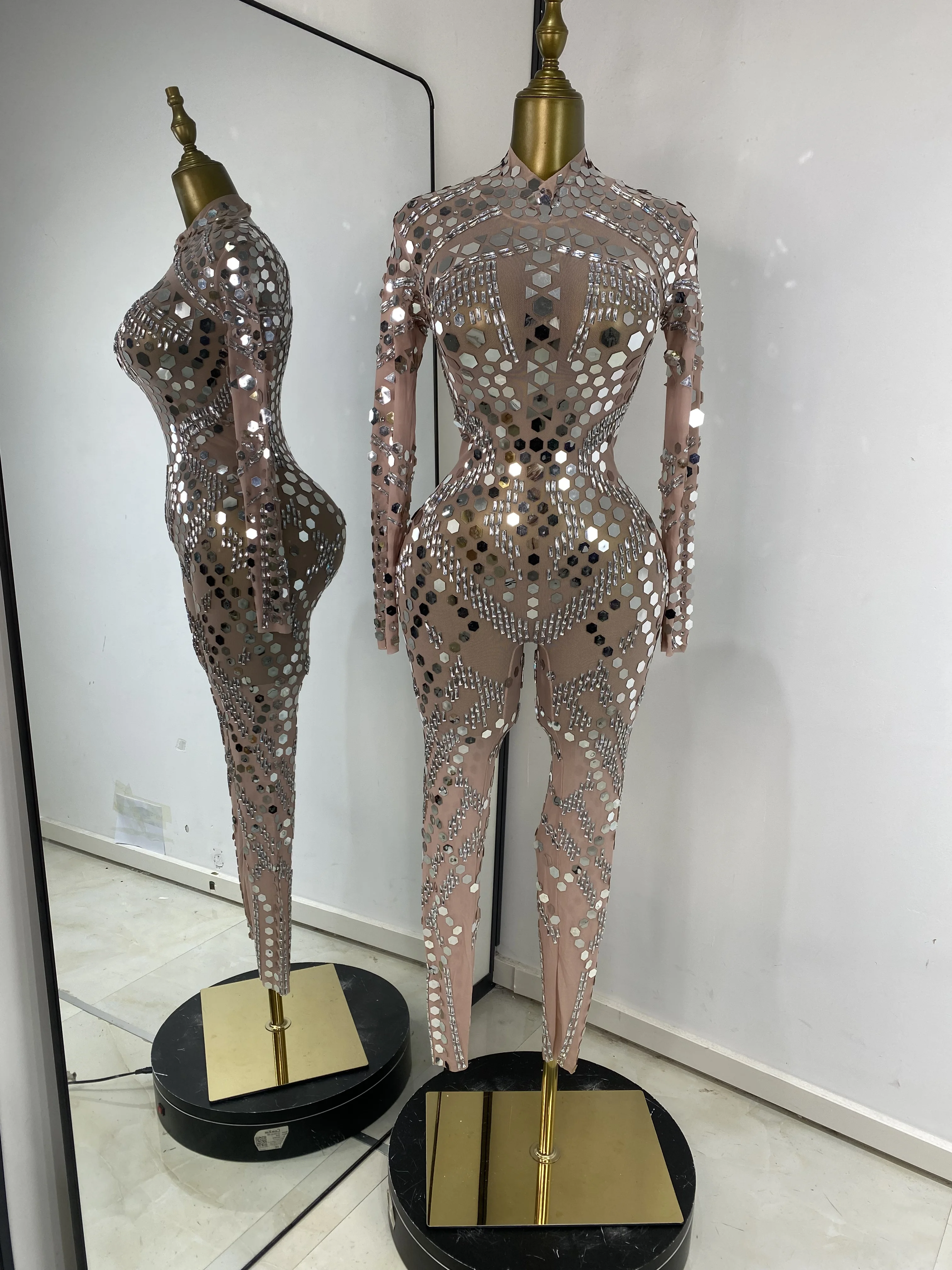 Женские прозрачные комбинезоны с блестящими стразами, платье, ночной бар, костюмы для выступлений, вечерние клубные наряды для особых случаев
Женские прозрачные комбинезоны с блестящими стразами, платье, ночной бар, костюмы для выступлений, вечерние клубные наряды для особых случаев