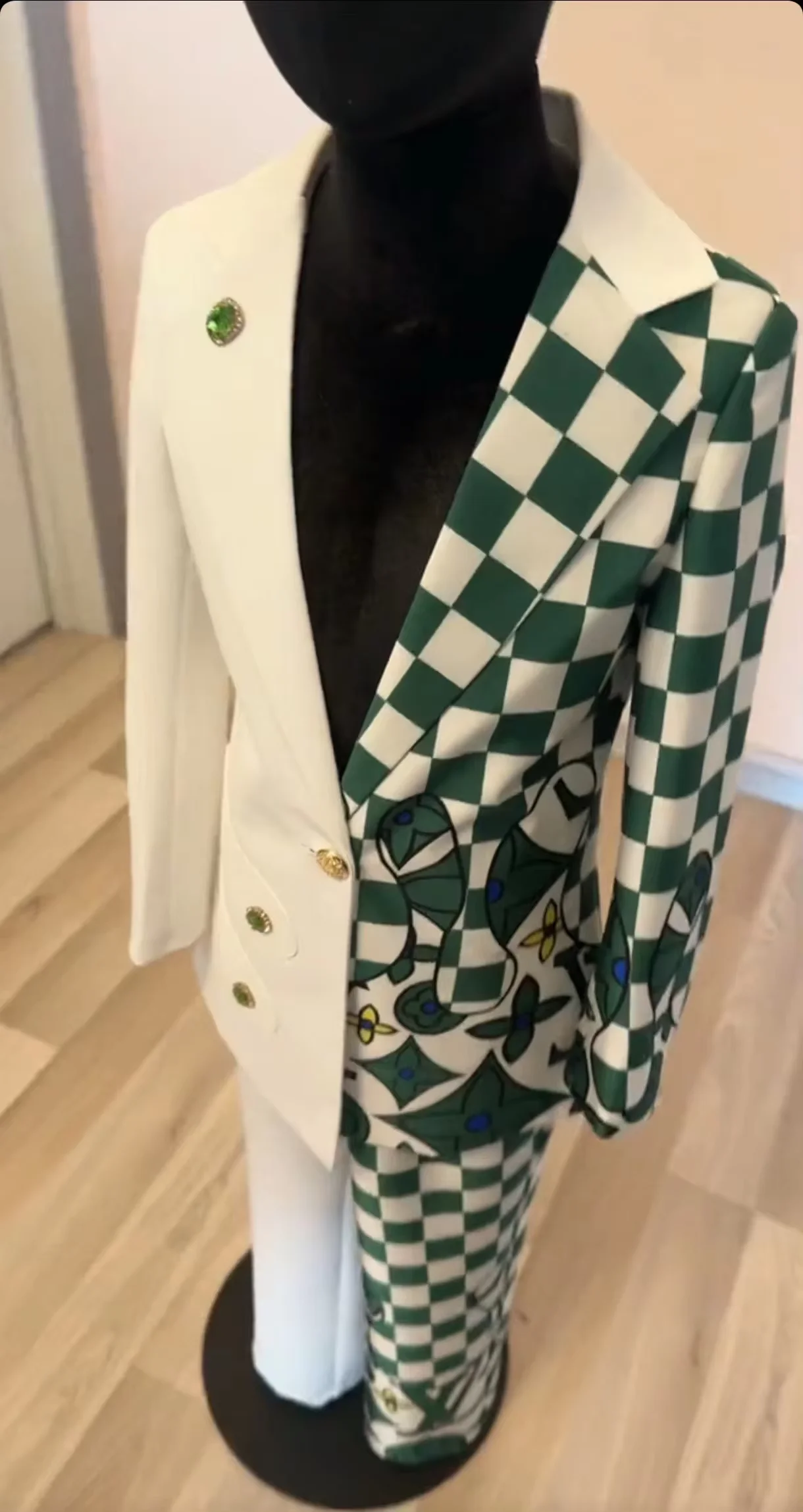 Men and Women Fashion Suits Set Splicing Slim blazers Stage Show Singer Performance Set Host Chorus Banquet Dress
Men and Women Fashion Suits Set Splicing Slim blazers Stage Show Singer Performance Set Host Chorus Banquet Dress