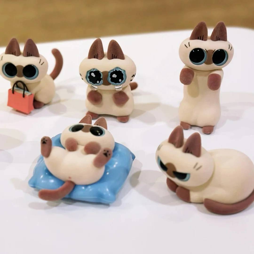 Сиамский кот, глухая коробка, кукла ручной работы, украшение, маленькая фасоль, милый подарок, коллекционная модная игрушка второго поколения для ежедневного использования
Сиамский кот, глухая коробка, кукла ручной работы, украшение, маленькая фасоль, милый подарок, коллекционная модная игрушка второго поколения для ежедневного использования