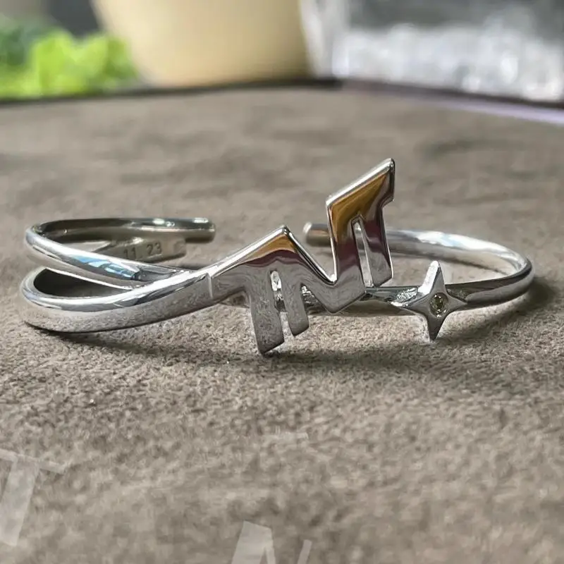 Fashion Design TNT Letter Cuff Bracelet Bangle for Women Statement Jewelry Accessories Gifts
Fashion Design TNT Letter Cuff Bracelet Bangle for Women Statement Jewelry Accessories Gifts
