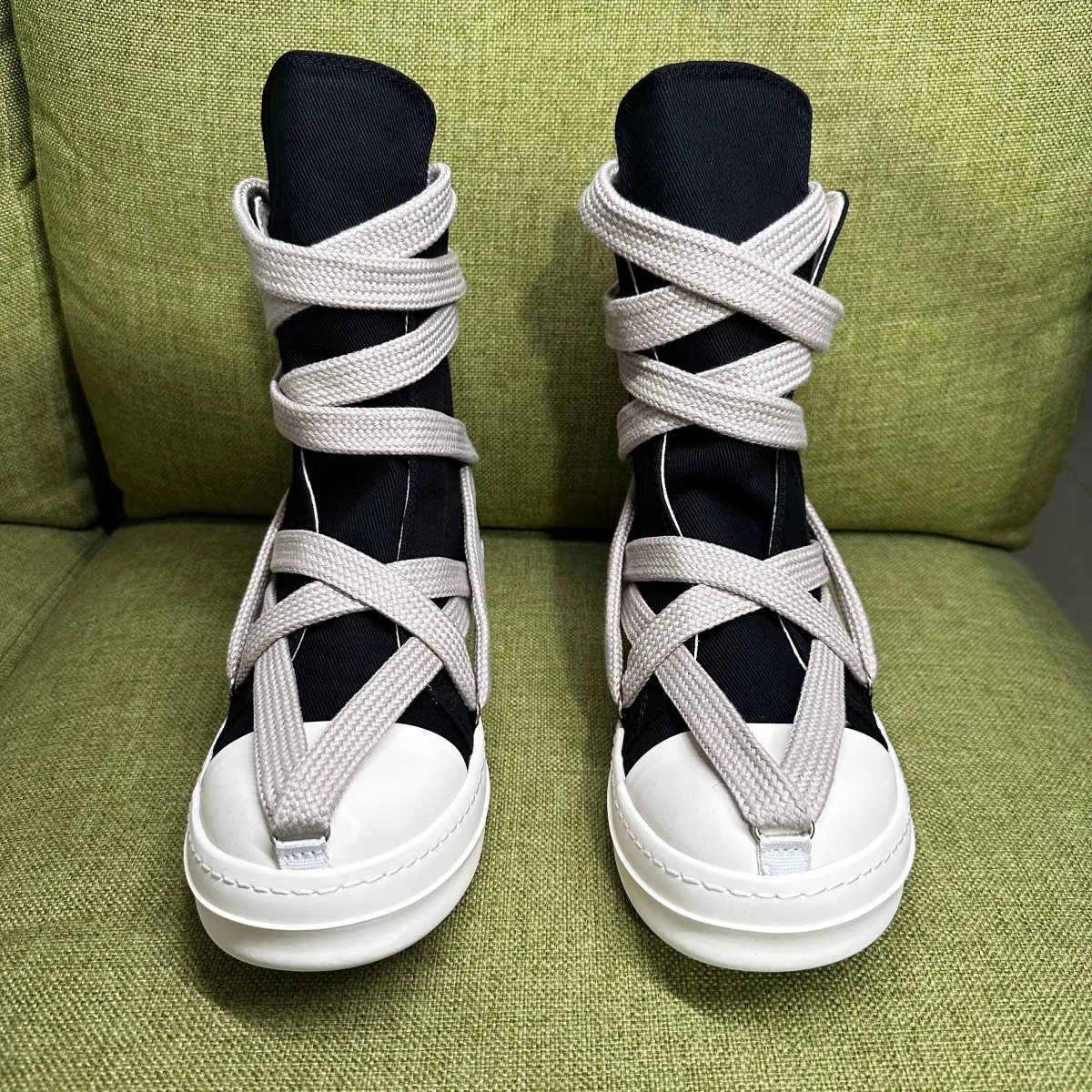Men Sneakers Ro Jumbo Laces Black Canvas Casual Shoes Pentagram Luxury Designer High Top Shoe Women Zipper Flat Ankle Boots
Men Sneakers Ro Jumbo Laces Black Canvas Casual Shoes Pentagram Luxury Designer High Top Shoe Women Zipper Flat Ankle Boots