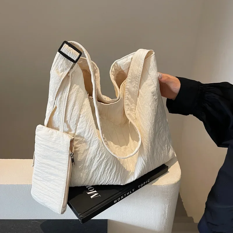 Canvas bag women's large capacity shoulder crossbody pleated bag class commuter tote bag
Canvas bag women's large capacity shoulder crossbody pleated bag class commuter tote bag