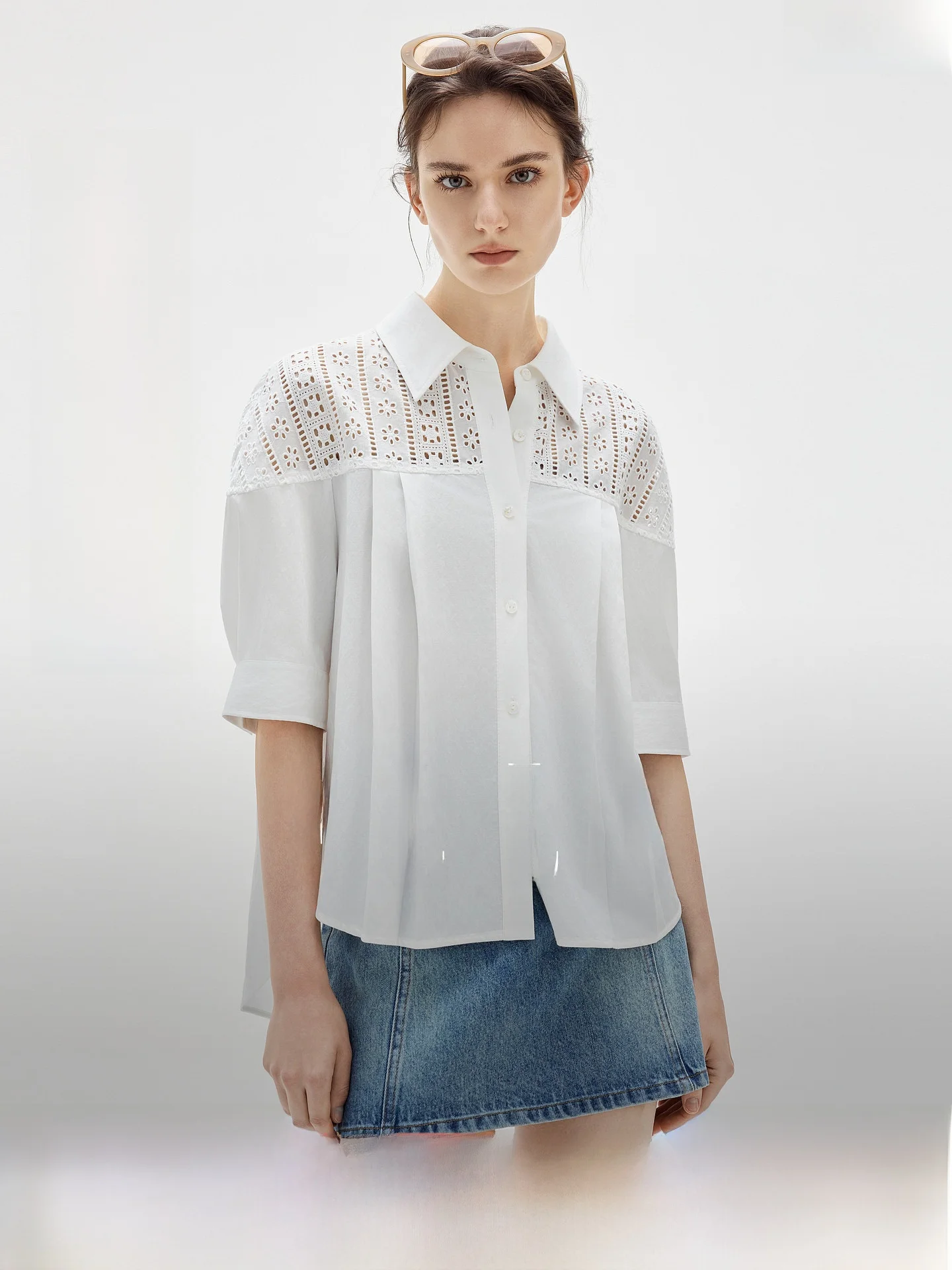 ELLE Women's White Embroidered Linen Shirt Hollow out Design Summer New Style Commute Casual Shirt Loose Fit Short Sleeve
ELLE Women's White Embroidered Linen Shirt Hollow out Design Summer New Style Commute Casual Shirt Loose Fit Short Sleeve
