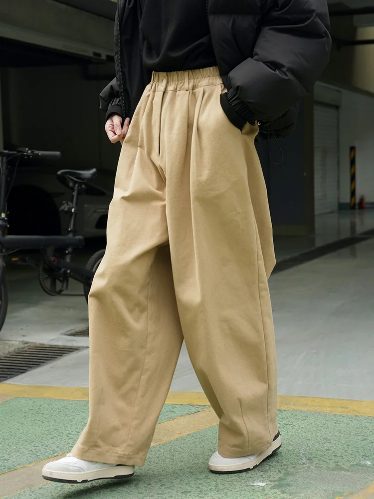 2024 Winter Women Vintage Thickened Cotton Wide Leg Pants Casual Streetwear Elastic Waist Loose Cargo Trousers Outfit
2024 Winter Women Vintage Thickened Cotton Wide Leg Pants Casual Streetwear Elastic Waist Loose Cargo Trousers Outfit
