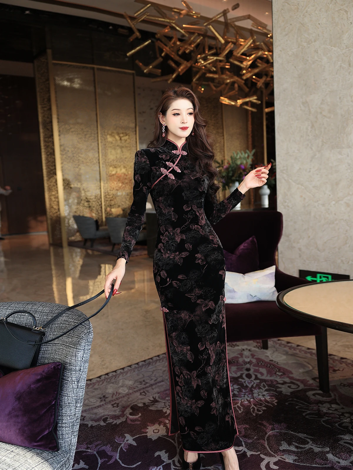 Женские леггинсы с высокой талией из сетчатой ткани с бархатным принтом, утягивающим эффектом и цветочным узором
Женские леггинсы с высокой талией из сетчатой ткани с бархатным принтом, утягивающим эффектом и цветочным узором