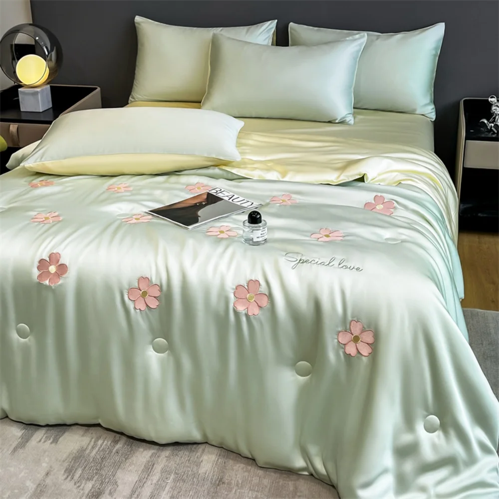 Cool Summer Ice Silk Summer Quilt Single Piece Flower Summer Cool Air Conditioner Thin Quilt Single DormitoryMachine Washable
Cool Summer Ice Silk Summer Quilt Single Piece Flower Summer Cool Air Conditioner Thin Quilt Single DormitoryMachine Washable