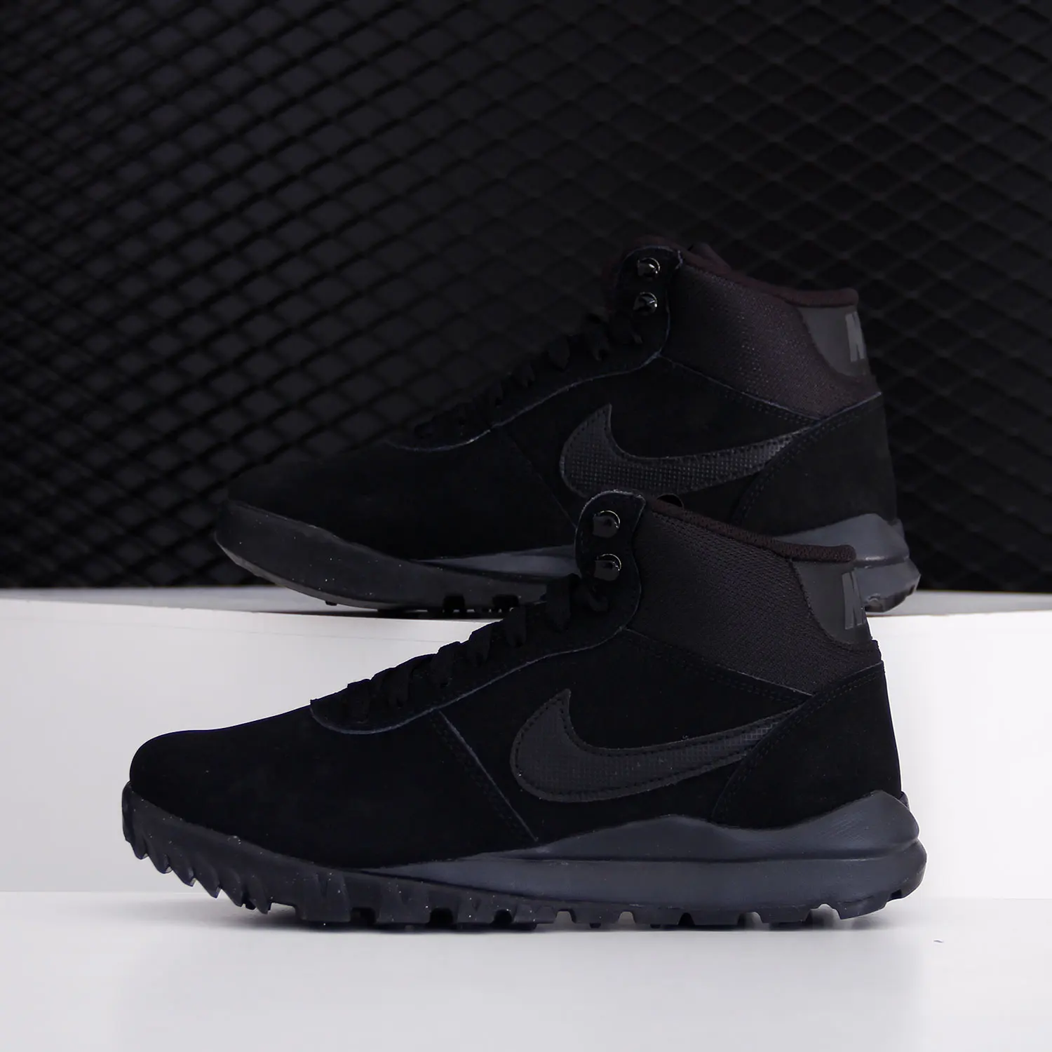 Оригинальная новая устойчивая к истиранию уличная обувь Nike Hoodland замша 654888-090
Оригинальная новая устойчивая к истиранию уличная обувь Nike Hoodland замша 654888-090