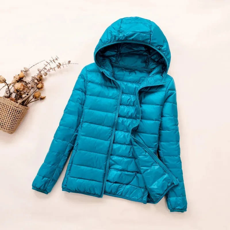 2025 New Women Puffer Jackets Spring Autumn Hooded Female Ultra Lightweight Packable Down Thin Coats Outerwear
2025 New Women Puffer Jackets Spring Autumn Hooded Female Ultra Lightweight Packable Down Thin Coats Outerwear
