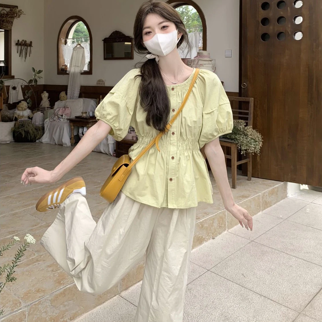 plus Size Summer Fashion Set Casual Peach Color Bubble Sleeve round Neck Doll Top And Pants Ensemble Women's Clothing
plus Size Summer Fashion Set Casual Peach Color Bubble Sleeve round Neck Doll Top And Pants Ensemble Women's Clothing