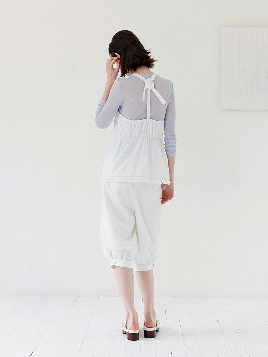 White Hollow out Flower Vest Women's Sleeveless Top Spring Summer New Style DKZ Brand Cotton Blend round Neck Short Length
White Hollow out Flower Vest Women's Sleeveless Top Spring Summer New Style DKZ Brand Cotton Blend round Neck Short Length