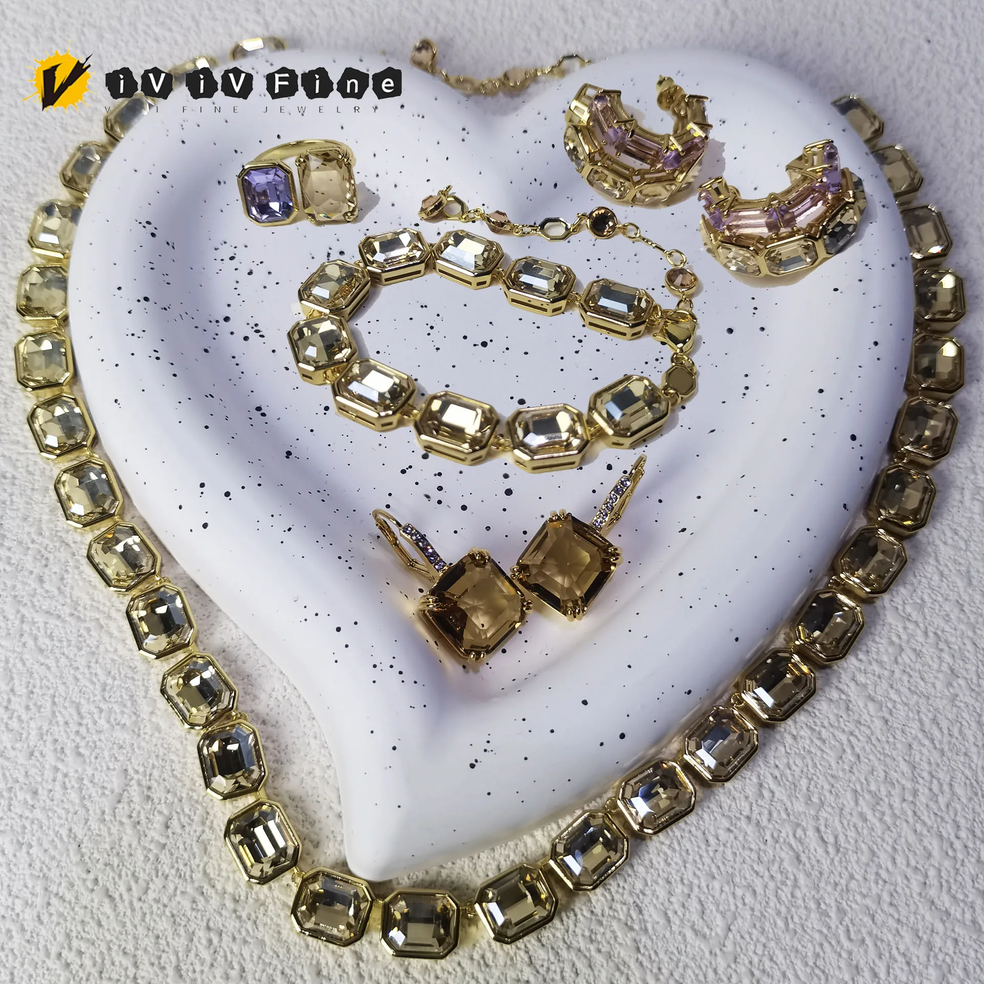 Original High Quality Jewelry Set Fashion Gold Purple Water Drop Crystal for Women Necklace Earrings Bracelet Ring Wedding Gift
Original High Quality Jewelry Set Fashion Gold Purple Water Drop Crystal for Women Necklace Earrings Bracelet Ring Wedding Gift