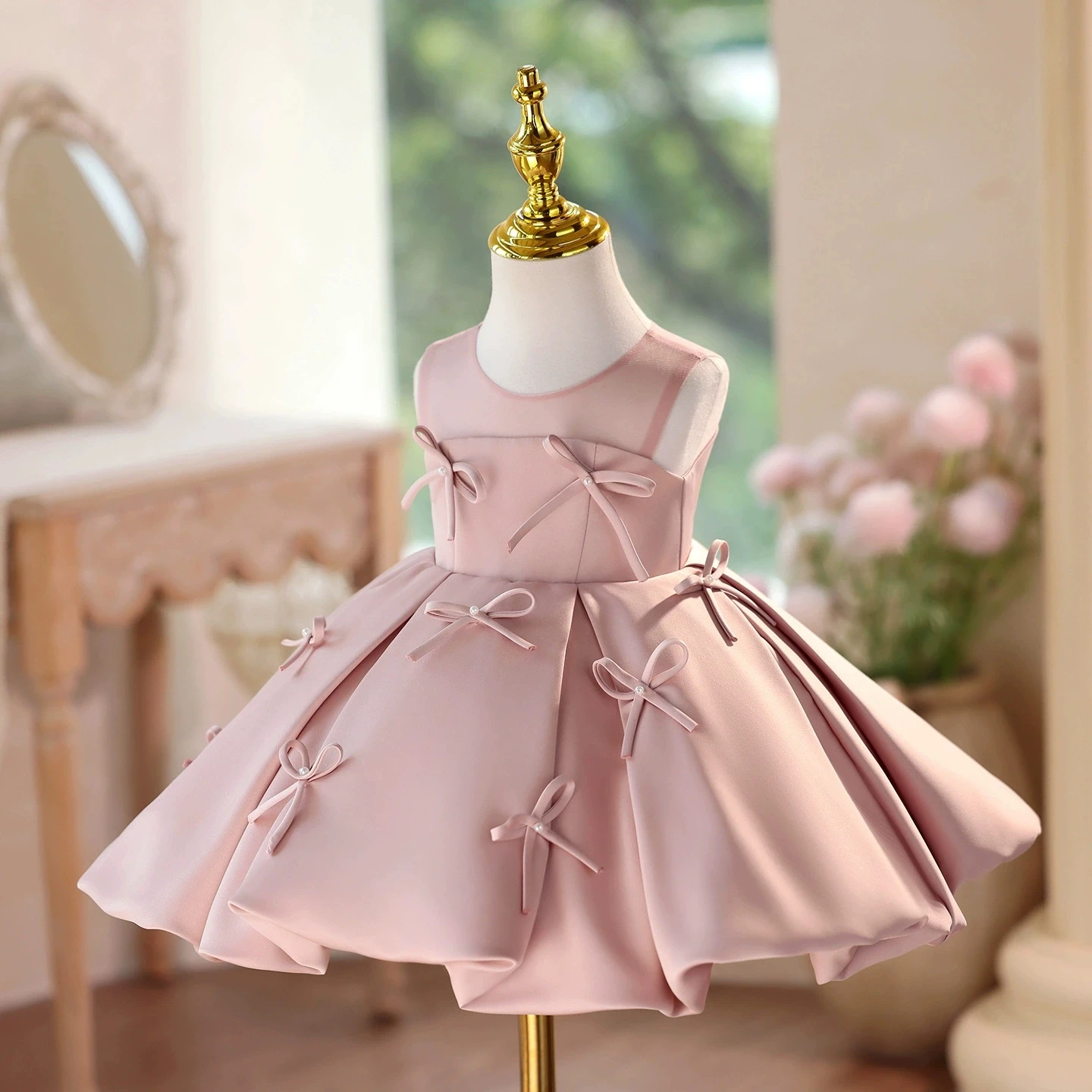 High-end Girl's birthday party dresses new children's host piano performance one year old princess dress Kids Baptismal Clothes
High-end Girl's birthday party dresses new children's host piano performance one year old princess dress Kids Baptismal Clothes