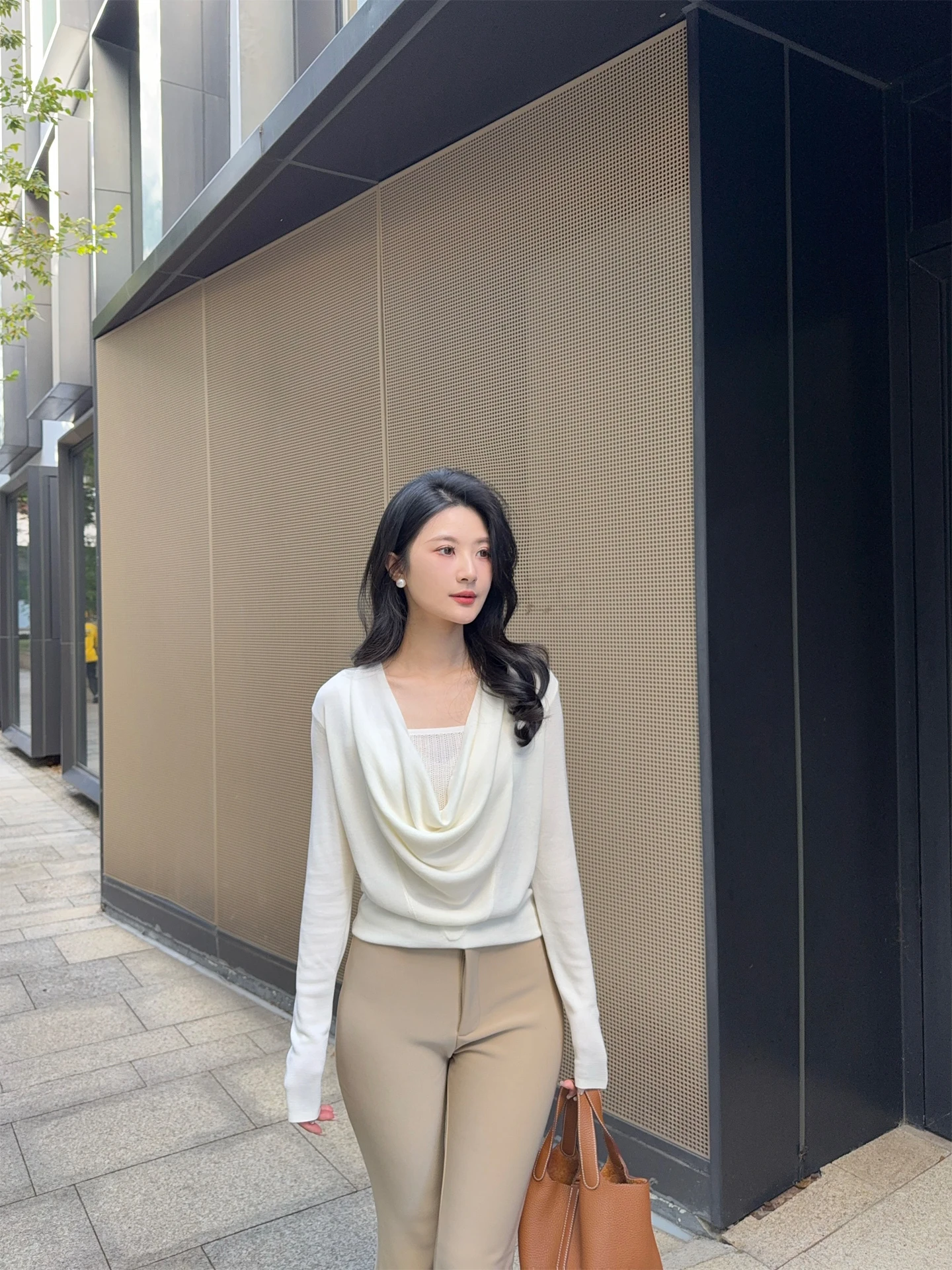 Mmm Collection Women's Soft Sle Slim Fit Long Sve V-Ne Knitted Top Ry Thin Model Gentle Wind Autumn Inner Wear
Mmm Collection Women's Soft Sle Slim Fit Long Sve V-Ne Knitted Top Ry Thin Model Gentle Wind Autumn Inner Wear