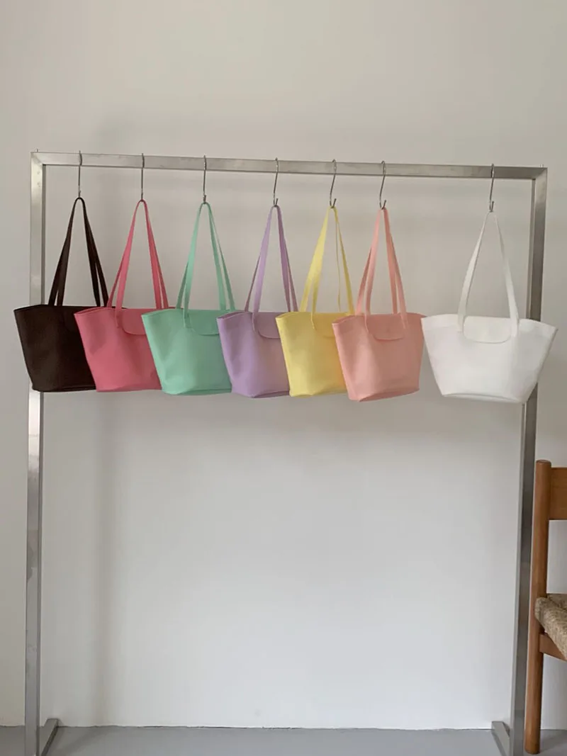 Summer Candy-colored Jelly Tote High Quality Frosted Texture Lightweight Casual Shoulder Bag Cute Girly Dopamine-color Jelly Bag
Summer Candy-colored Jelly Tote High Quality Frosted Texture Lightweight Casual Shoulder Bag Cute Girly Dopamine-color Jelly Bag