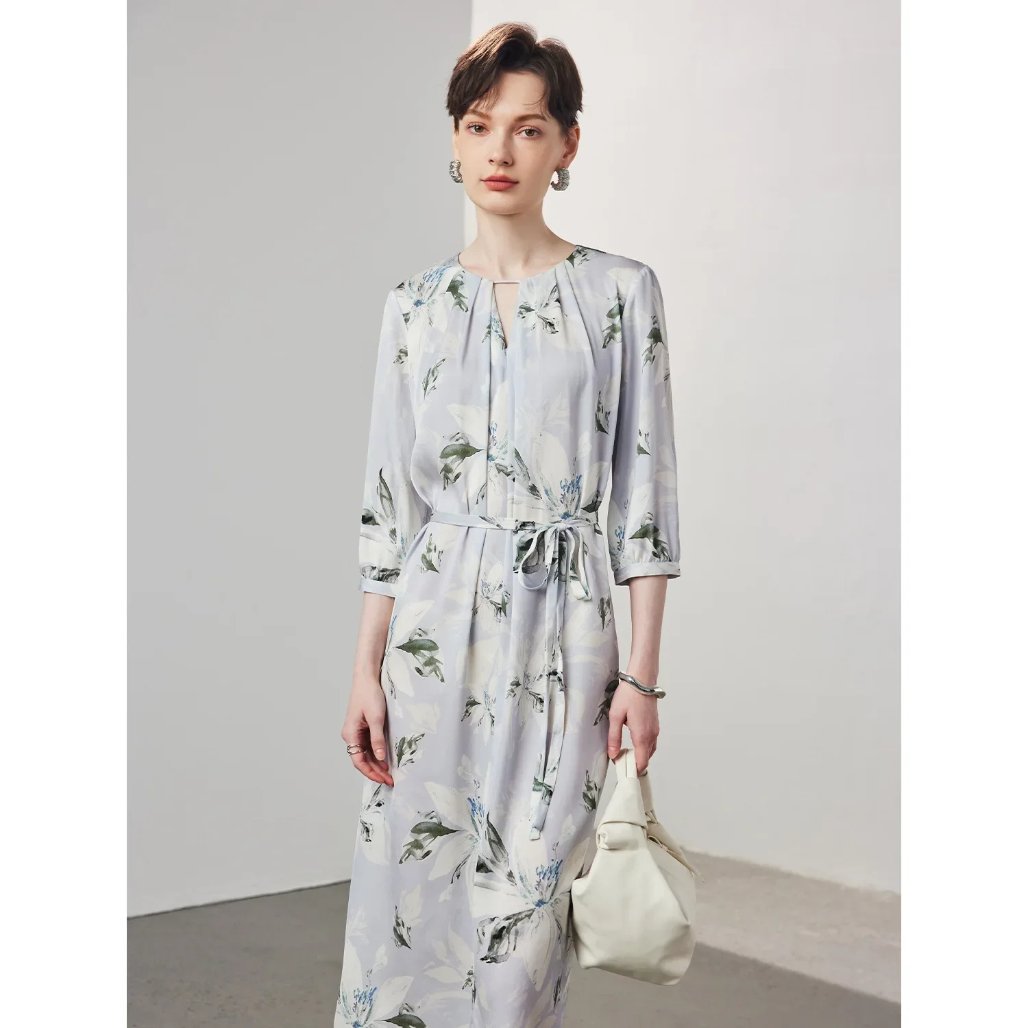 Summer Dresses for Women High Quality 2024 New 100% Mulberry Silk Frocks for Women Casual Dress Thin Floral Printed Midi Dress
Summer Dresses for Women High Quality 2024 New 100% Mulberry Silk Frocks for Women Casual Dress Thin Floral Printed Midi Dress