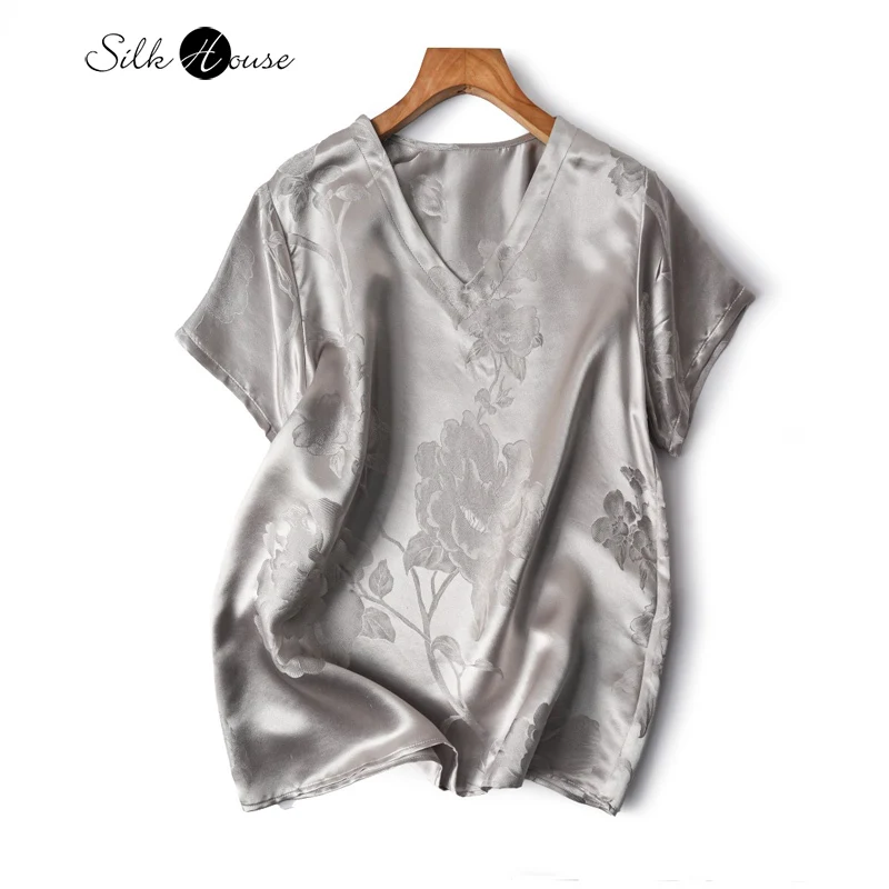 Women's Summer New 28MM 100% Natural Mulberry Silk Heavyweight Jacquard Satin Gray V-neck Versatile Short Sleeved T-shirt
Women's Summer New 28MM 100% Natural Mulberry Silk Heavyweight Jacquard Satin Gray V-neck Versatile Short Sleeved T-shirt