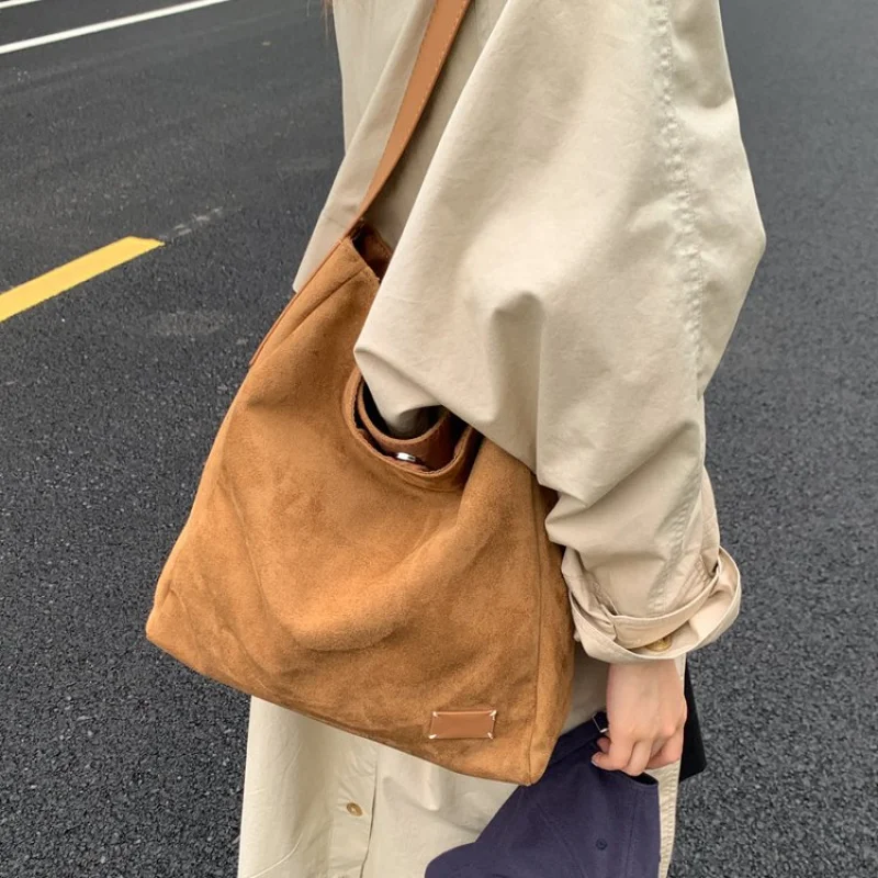 Elegant Leather Tote Bag For Ladies From Luxury Brand By Famous Designer, Shoulder Handbag Stylish
Elegant Leather Tote Bag For Ladies From Luxury Brand By Famous Designer, Shoulder Handbag Stylish
